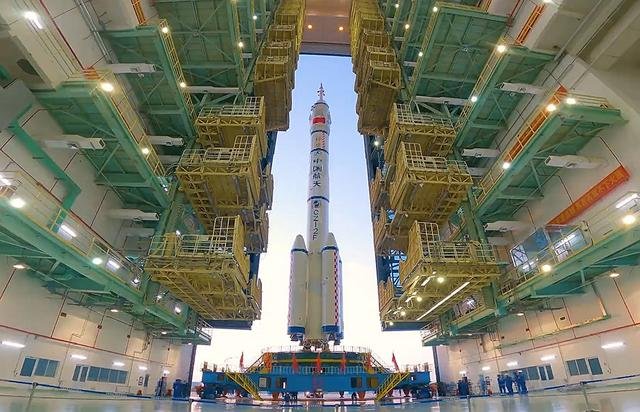 神十四和神十五飞行乘组已选定，他们准备工作做的怎么样了？