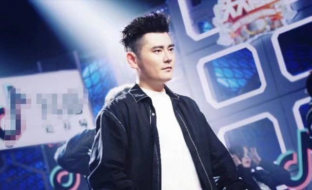 刘雨昕在《天天向上》中问钱枫是不是已经结婚了，为何网友夸其情商高？