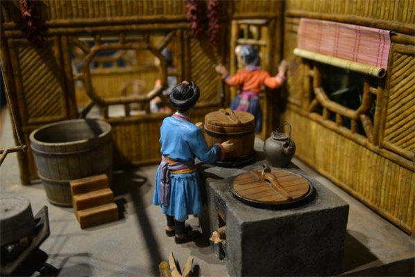 山东男子18天搭建迷你版张同学家，他为何会有如此举动？