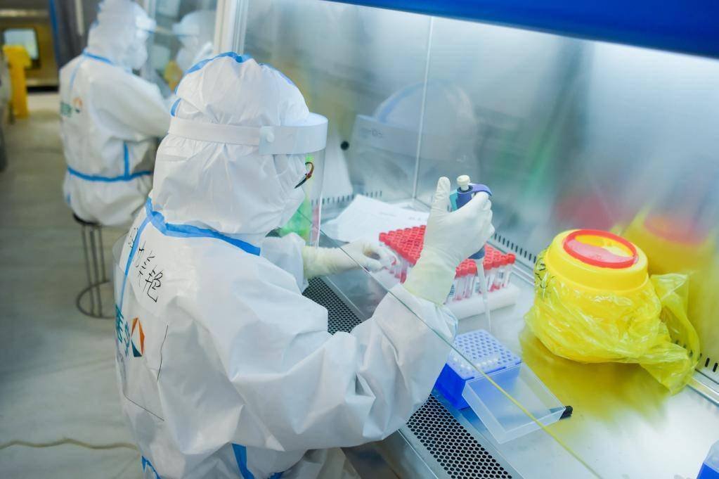 日薪上千的核酸采样员为什么难招？这个行业的前景如何？