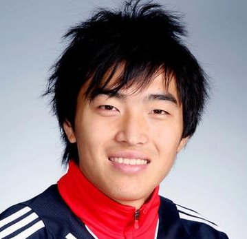 冯潇霆恼羞成怒批巩汉林球盲，人民网9字点评此事，这9个字是什么？