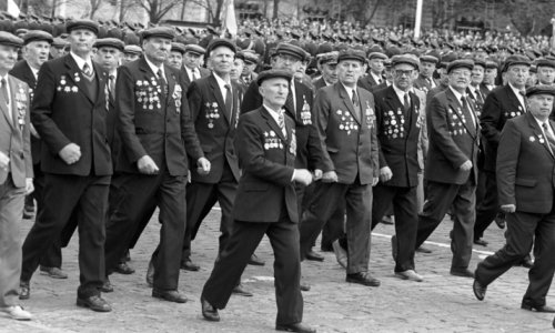 满江红是怎么创作出来的