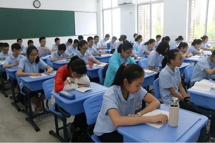 2023年初二生物地理成绩如何查询？