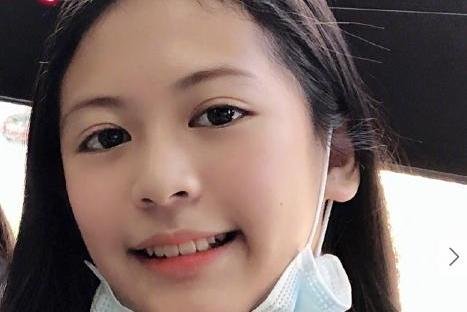 翁虹13岁女儿颜值高，高鼻梁大眼睛，还有一股“混血风”，你觉得呢？