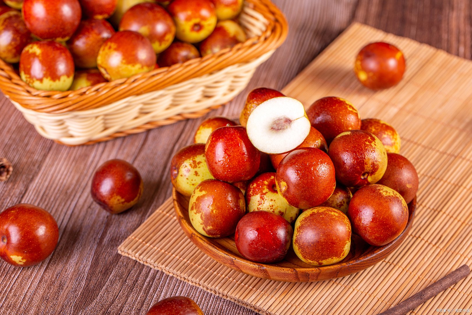 冬枣的营养功效与作用分别是什么,冬枣和柠檬哪个维生素c多?