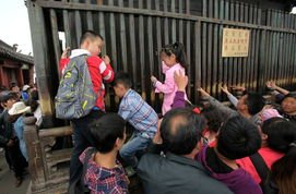 十堰多名儿童高层顶楼攀爬玩耍，家人应该对其进行哪些安全教育？