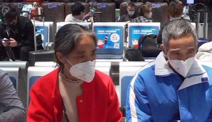 江西一对夫妻来沪看病后流浪街头哽咽受访，上海缺少哪些温情？