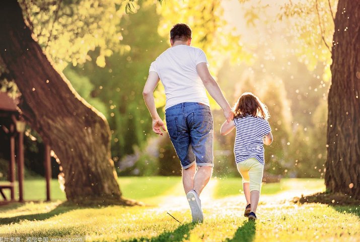 菏泽一位父亲发愁女儿长得太像自己，你如何看待这件事？