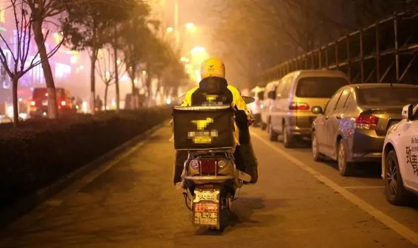 北漂骑手月入2万买138平新房，跑单5年收获7万单好评，怎么做到的？