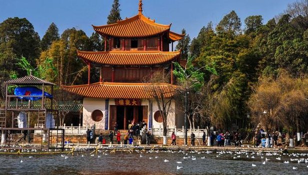 名胜古迹的造句