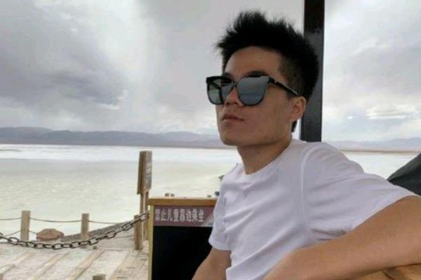 小杨哥和董宇辉谁厉害