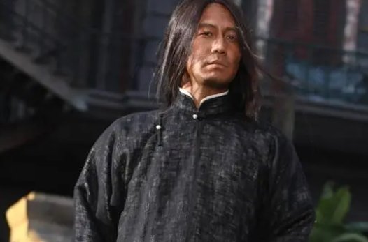 《十月围城》刘郁白原型人物是谁？