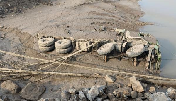 河南投车堵决口卡车即将被挖出，这些卡车可以回收利用吗