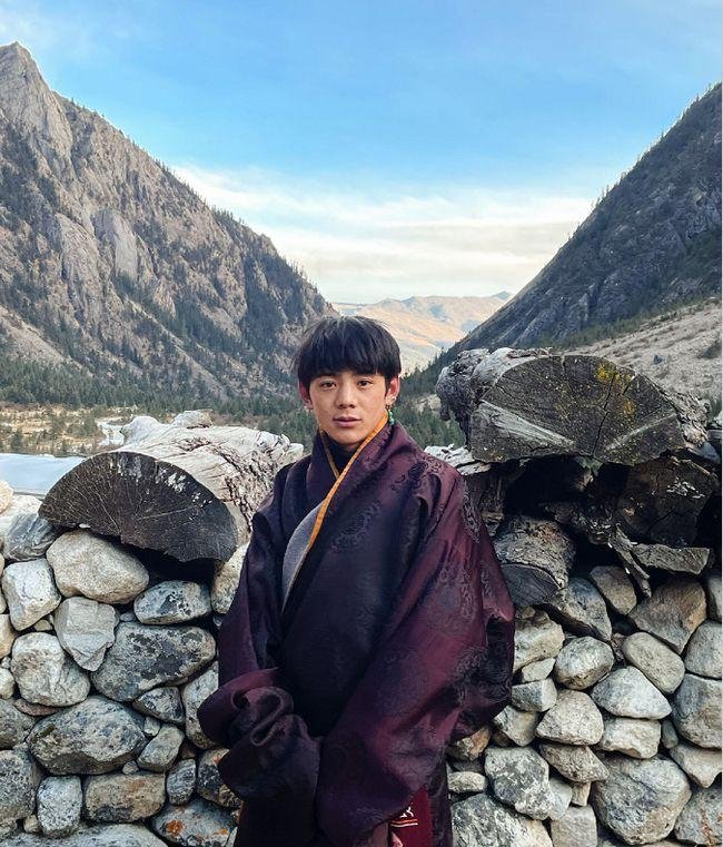 丁真客串出演电影，丁真为何会引起大众的广泛关注？