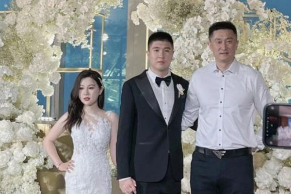 王薪凯婚礼现场曝光!你觉得他会幸福吗?