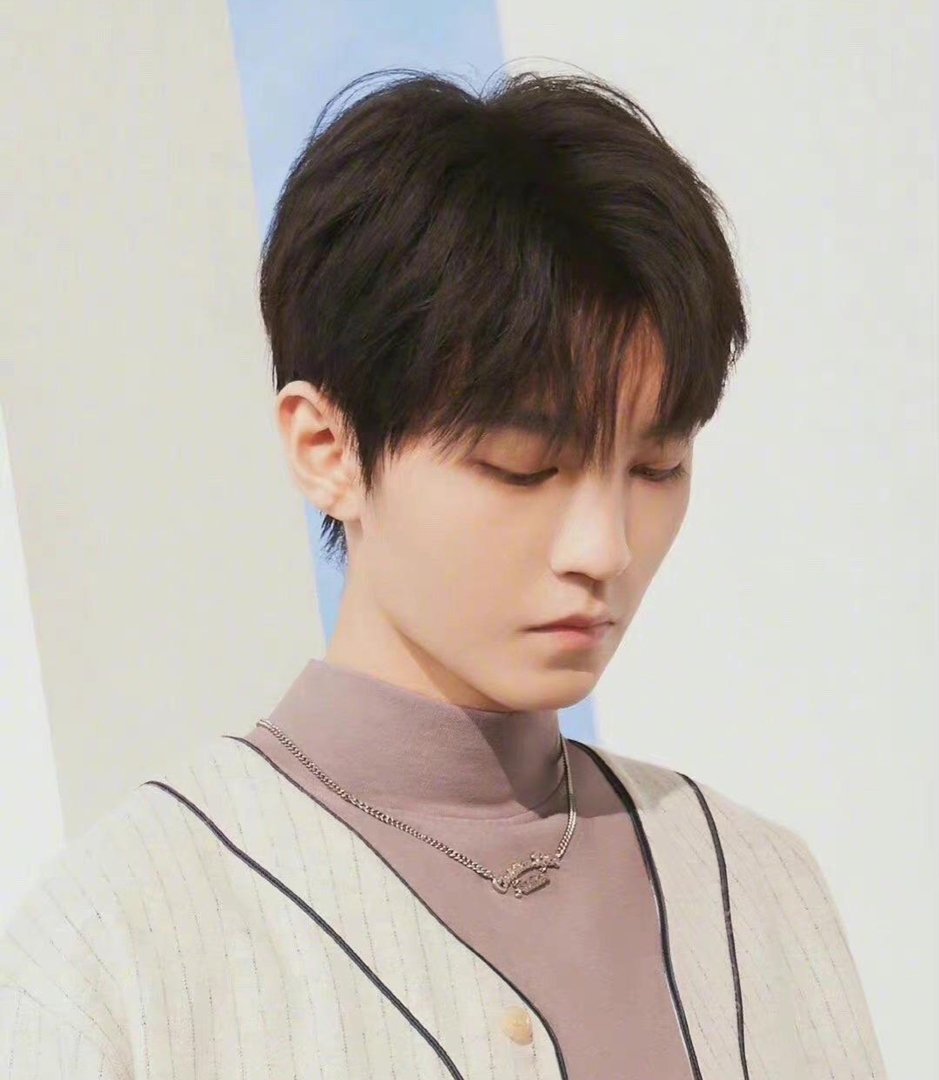 王劲松回忆担任王俊凯考官，当时不认识他，艺人失去明星光环后会是怎样的？