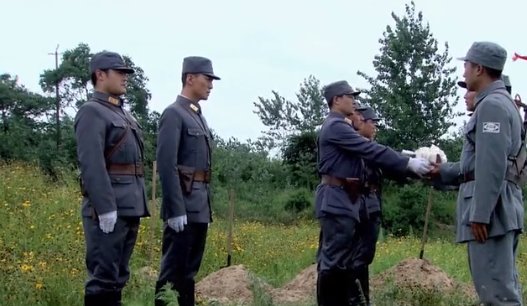 铁血红安中戴慧平为什么杀安娃子