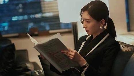 江疏影喊话许婕别卷了，许婕在《女士的法则》中饰演什么样的角色？