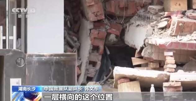 “想大口喝矿泉水”的女孩被救出来了，她是如何得救的？