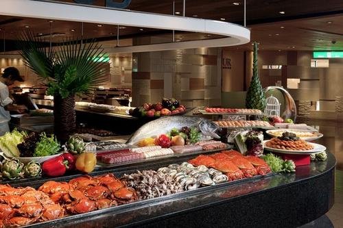 长春一餐馆被举报给顾客吃剩菜,饭店这么做合适吗?
