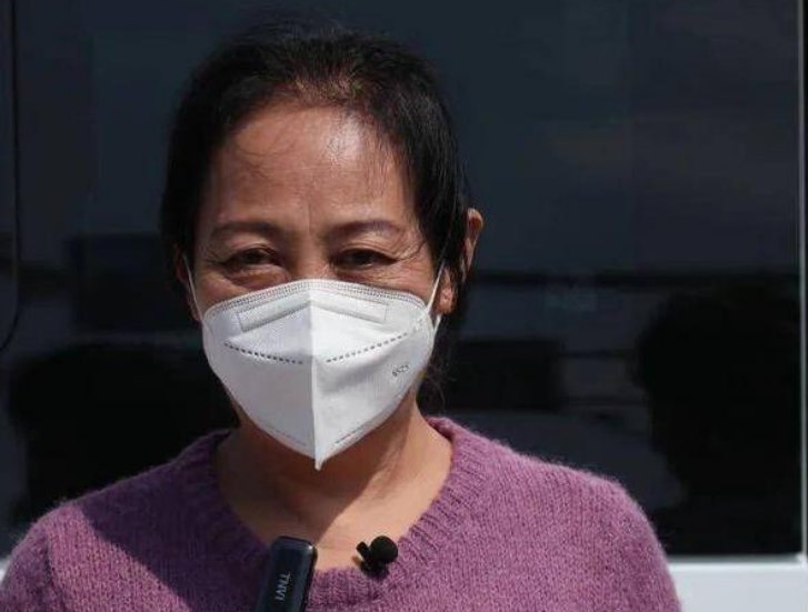 54岁妈妈考入女儿母校，母女隔空做了校友！到底是坚持梦想还是无所事事？