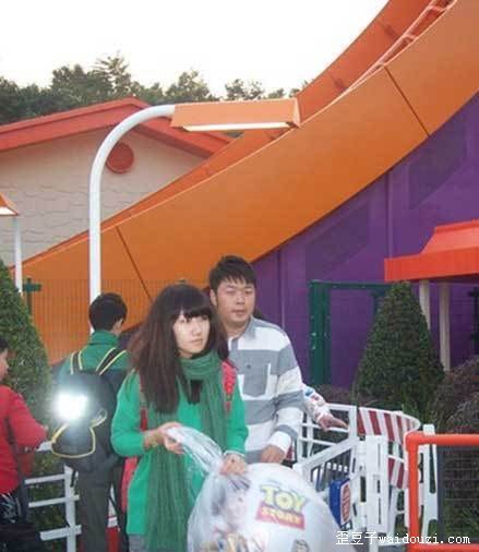 快乐大本营 雷亚心是富一代华汉V的女朋友还是杜海涛女友？