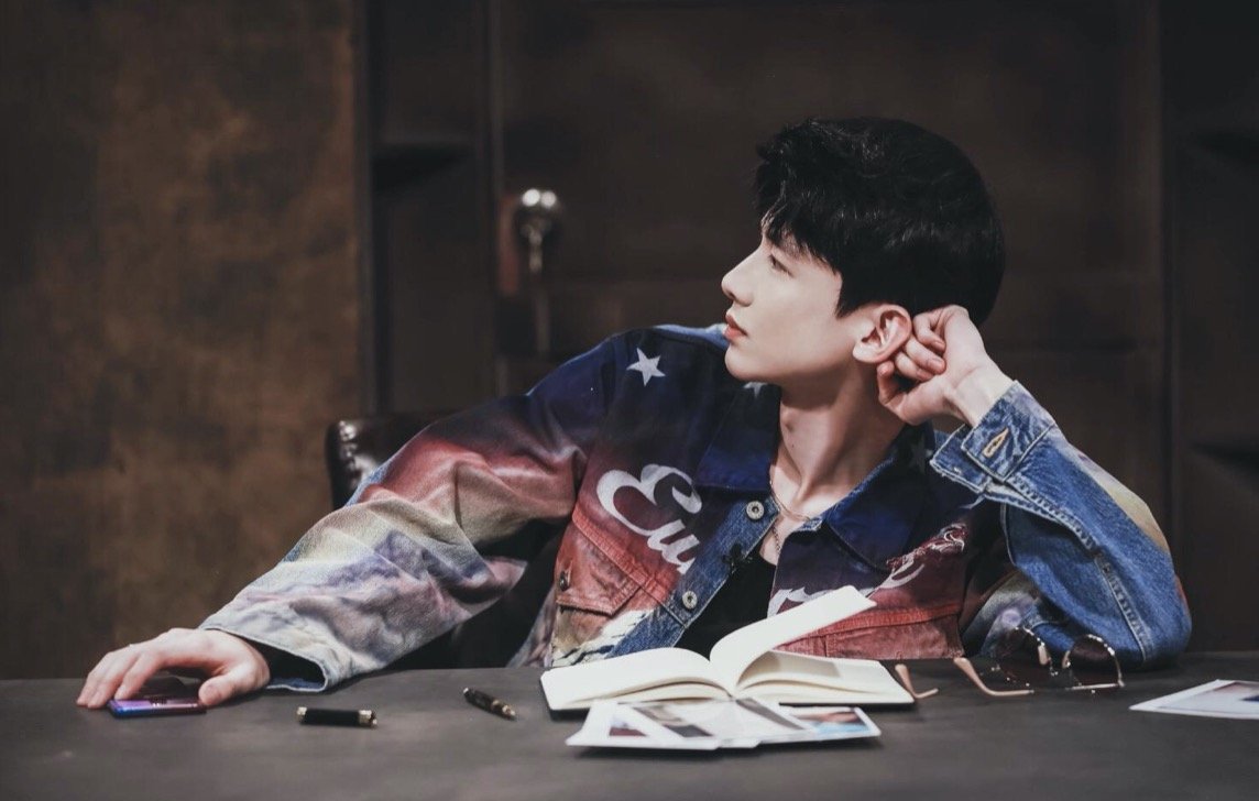 白敬亭是满族什么旗