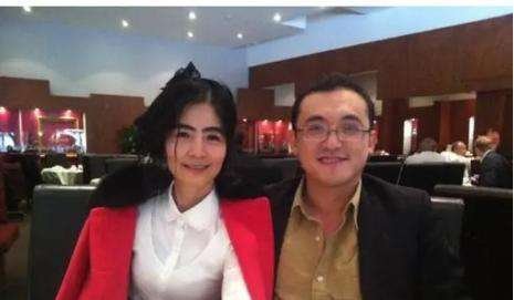 51岁阿姨参加《非诚勿扰》相亲，被34岁小伙牵走，两人现状成如何？