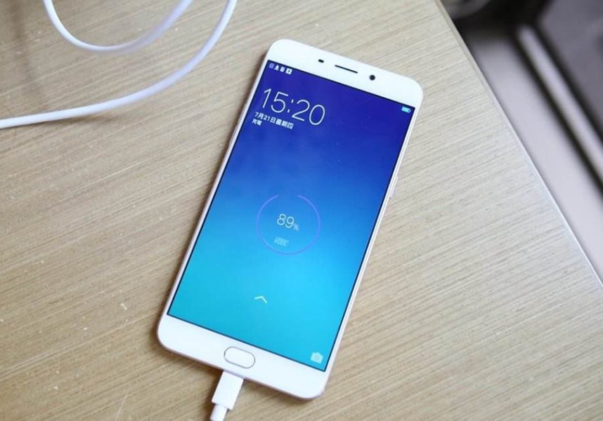 oppo手机第一次怎样充电？