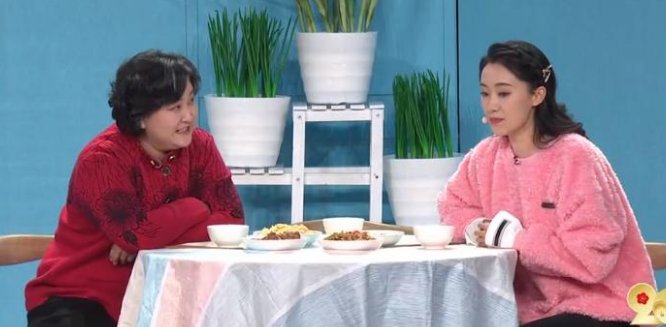 张小斐对贾玲说我们还有好久好久,她们之间有什么感人的故事?