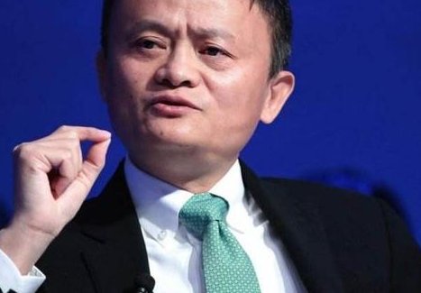 马云与何鸿燊谁有钱？