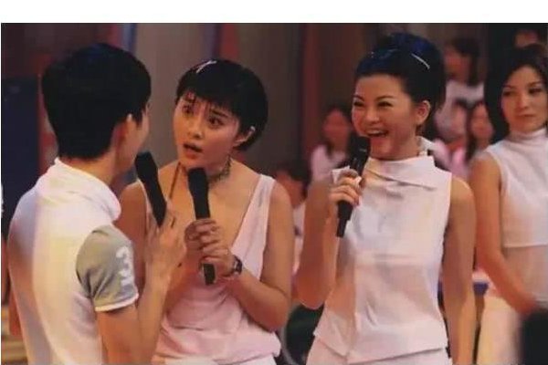 谢娜第一次登快本，和李湘同台，为什么气场弱弱的，连镜头都不敢多看？