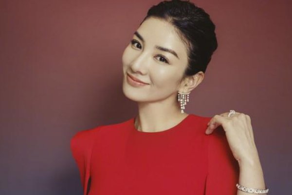 黄奕新年愿望是上对花轿嫁对郎，你觉得她能在相亲节目中获得真爱吗？