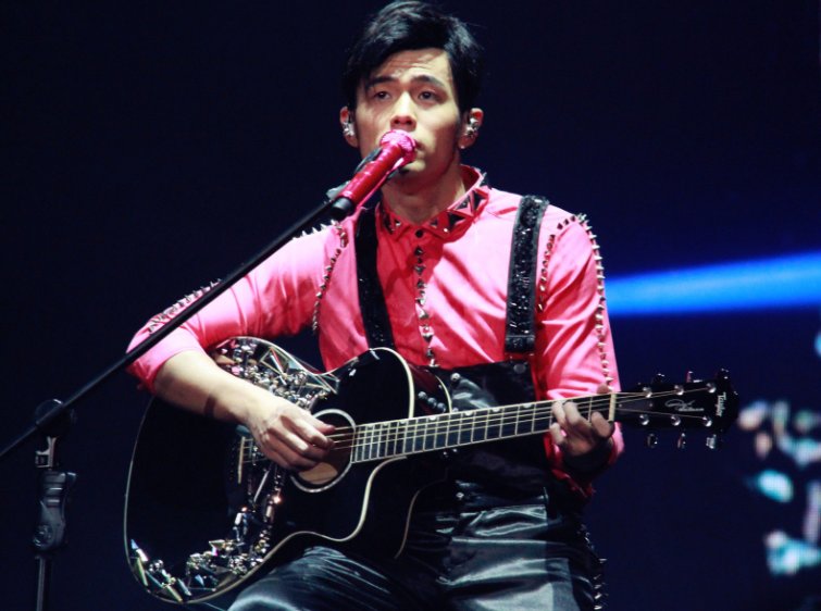 ‘这感觉已经不对，我努力在挽回；是什么歌的歌词？