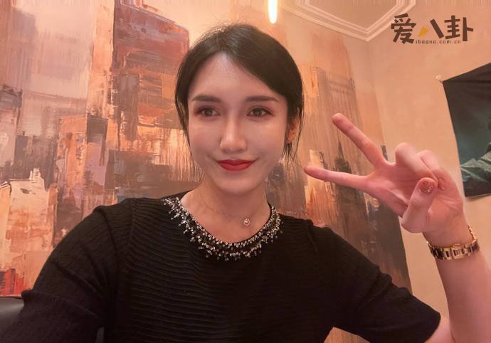 晨曦姐姐是女的吗？