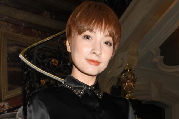 贾静雯失手将老公的头发剃秃了，发型对于一个人的颜值有多重要？