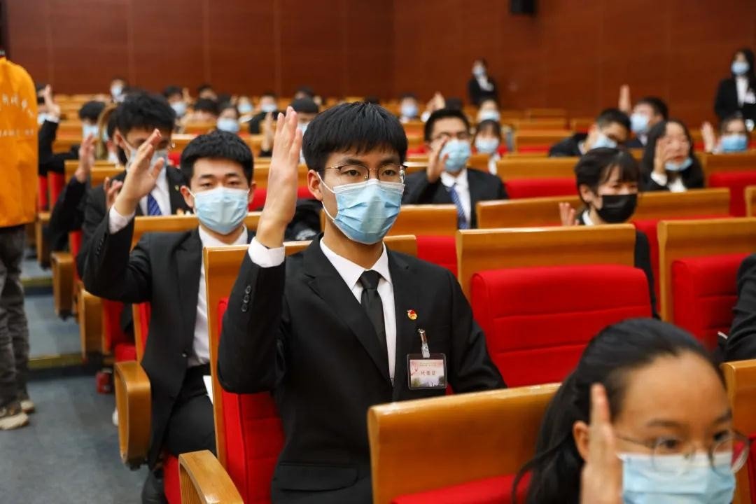 大学生是国家干部?