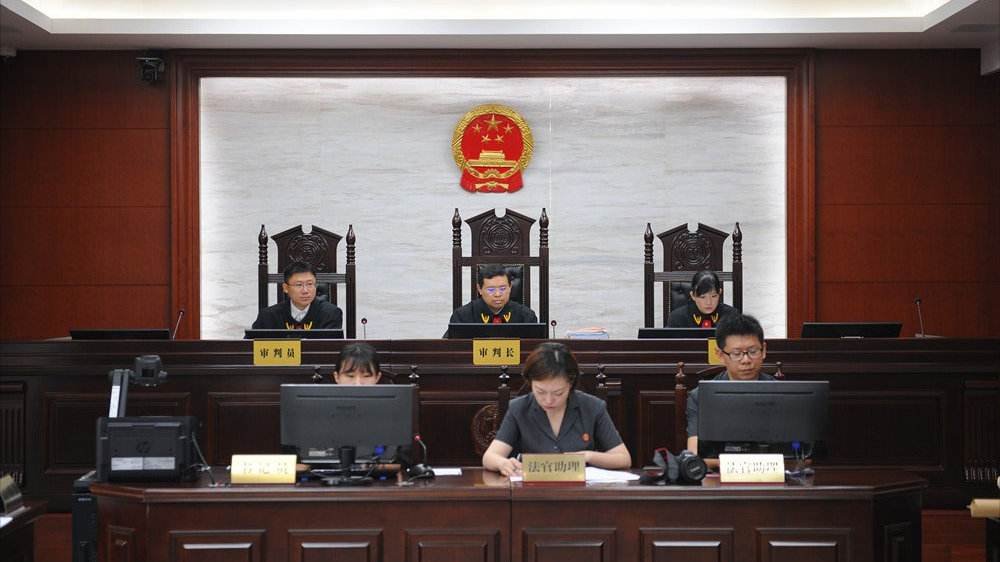 法律上用“确定”和“认定”这两个词，有什么区别？