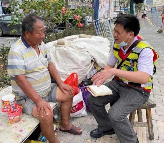 深圳街头拾荒的破产董事长已被儿子接回，他到底经历了怎样的起落