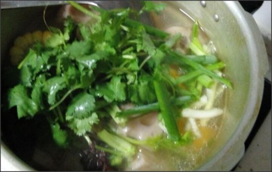 炖了半天的排骨汤很腥，怎么补救啊，求助求助