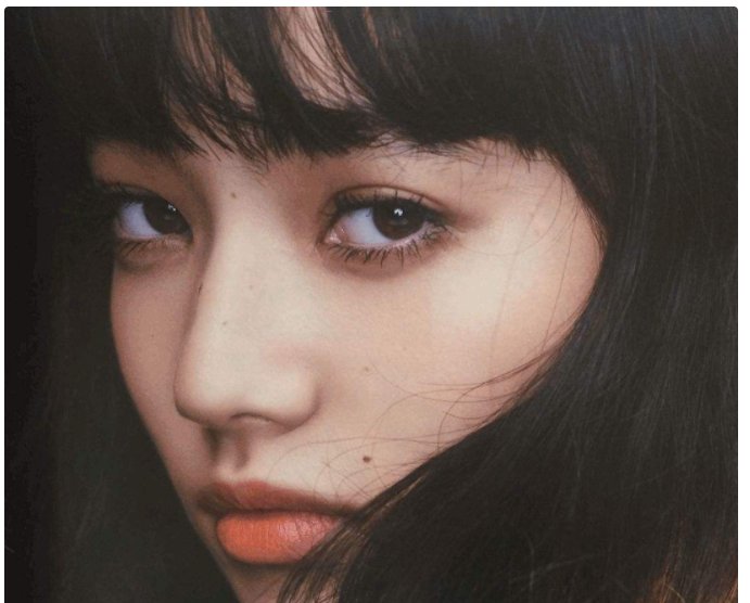 厌世少女脸是方脸吗