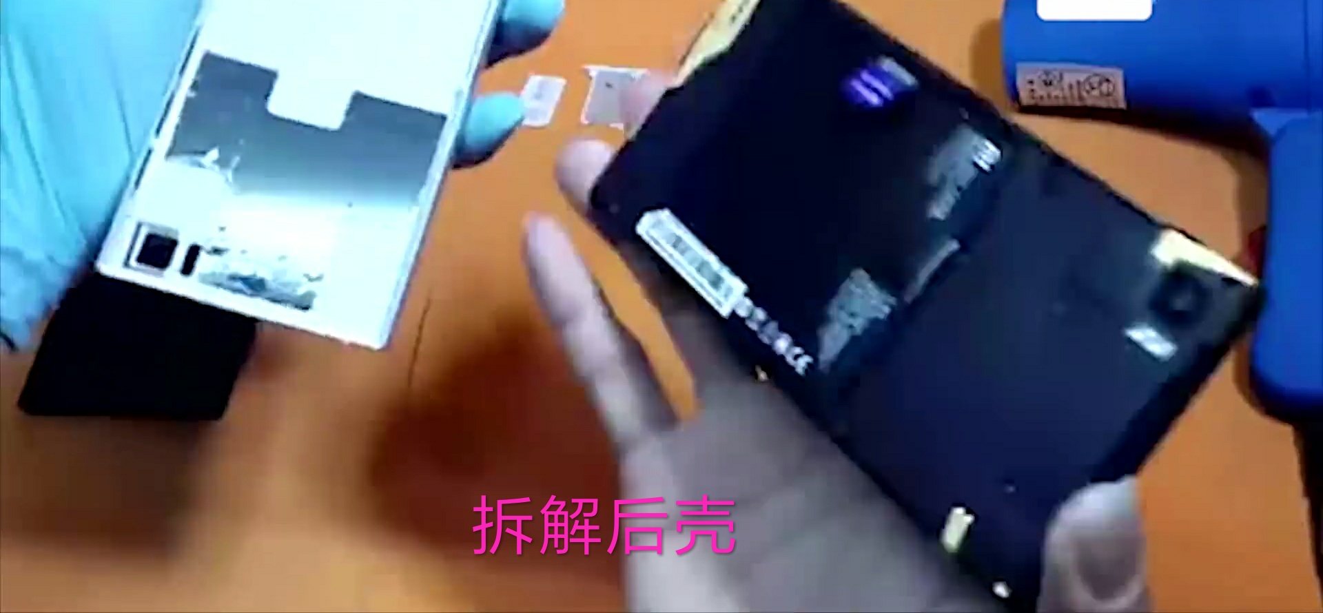 小米手机3，型号2015112怎么打开后盖，怎么插卡？