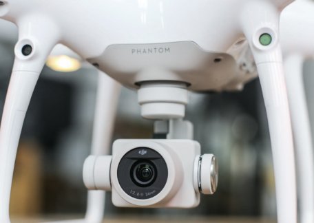 如何把无人机的摄像头连接在手机上