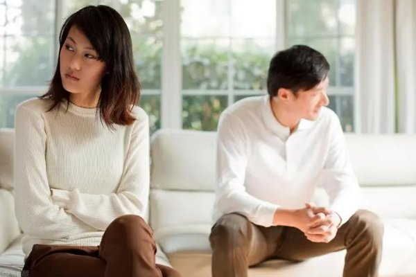 我国结婚人数下降、初婚年龄推迟背后存在哪些原因?