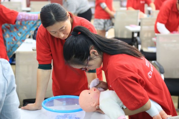 月嫂培训要花多少钱？