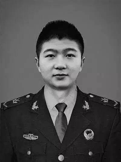 牺牲几个军人的生命救一个中国公民值得吗