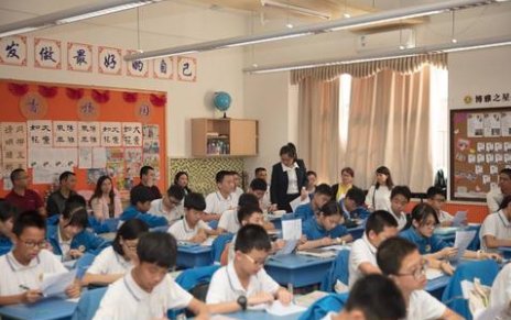 孩子初二，死活不肯到学校，还以死相逼，该怎么办啊？