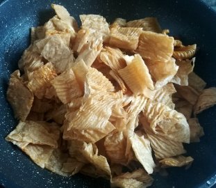 卫龙辣条是什么做的 辣条制作过程介绍