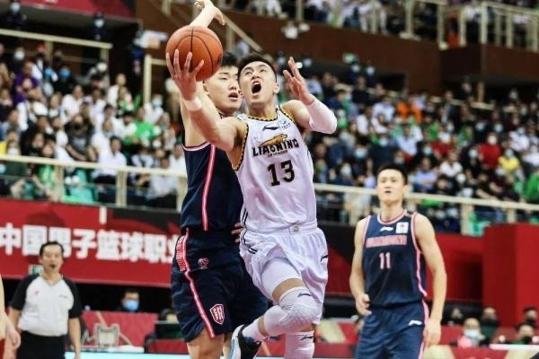 郭艾伦采访看哭了，如何看待郭艾伦在比赛后落泪？