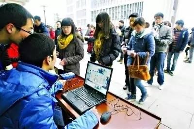 40秒直击各地考生冲出考场瞬间，学生们的状态如何？